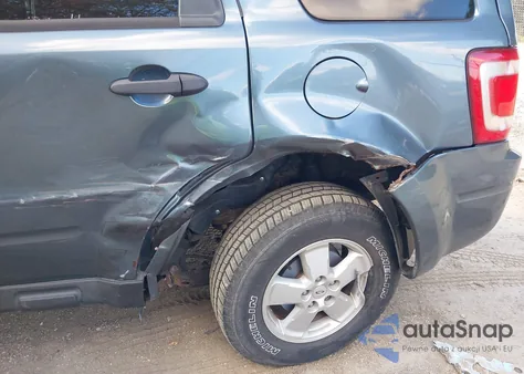 2010 Ford Escape Xlt из США, поврежденный, VIN 1FMCU9D72AKC30136